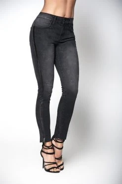 Espiral CLOTHING Butt Lifting Jeans With Satin Detail